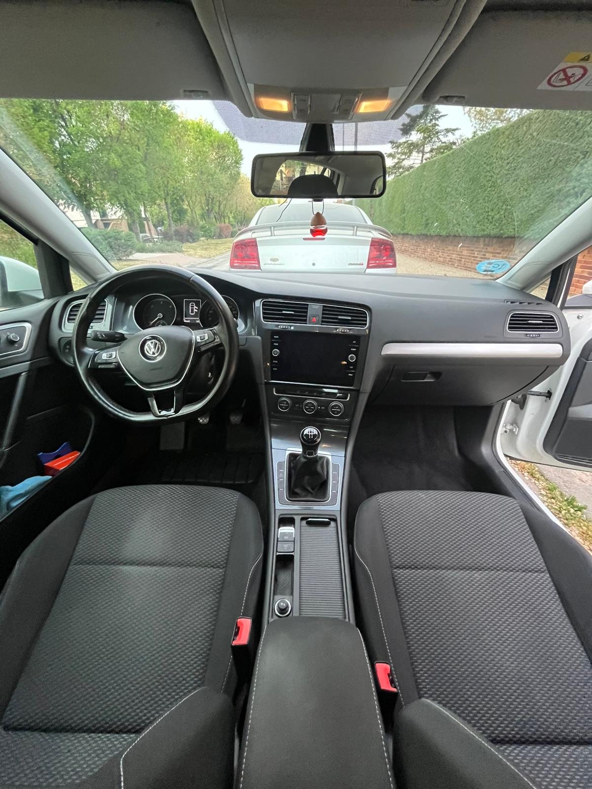 
										VOLKSWAGEN Golf Business 1.6 TDI full									