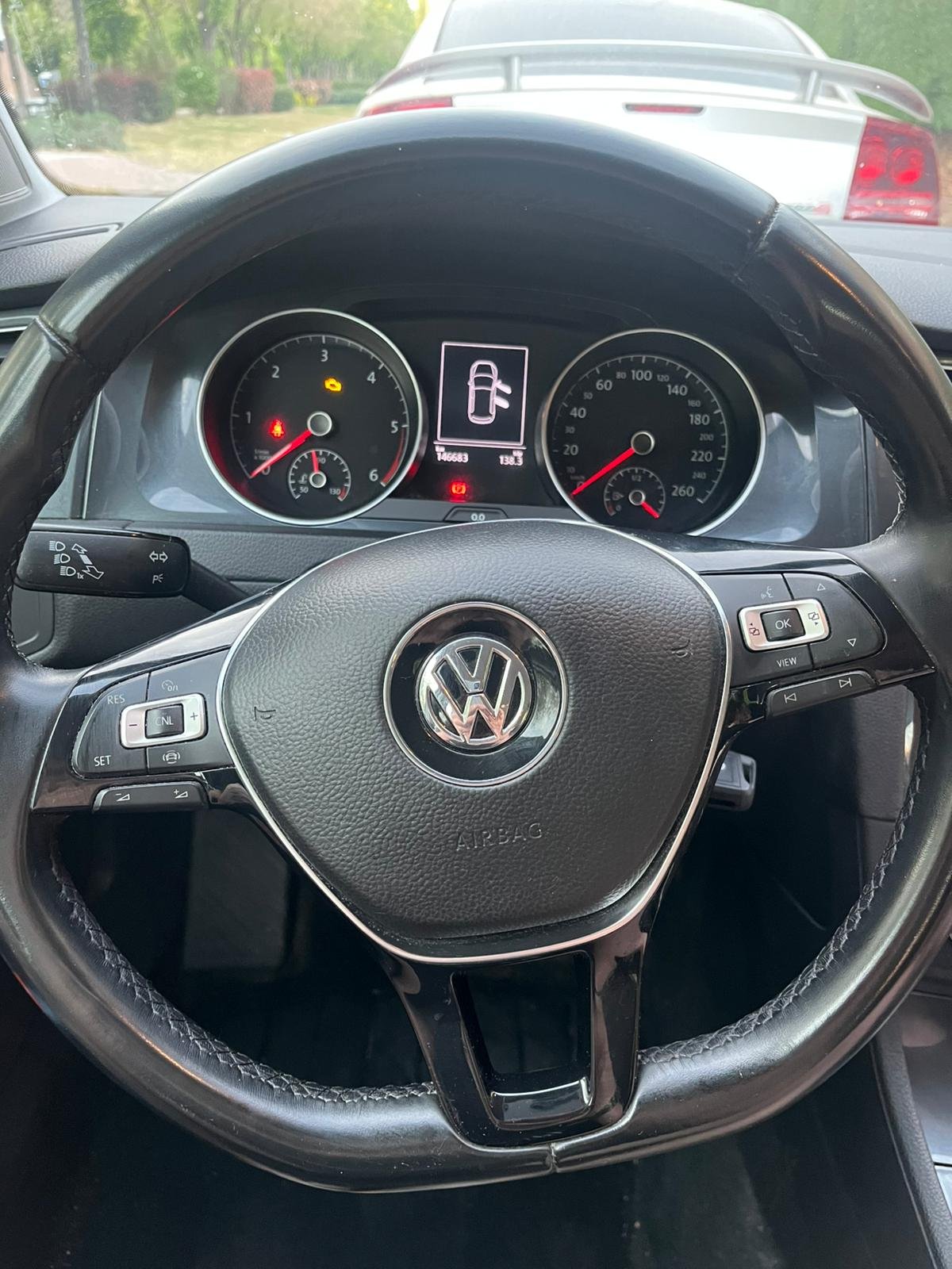 
										VOLKSWAGEN Golf Business 1.6 TDI full									