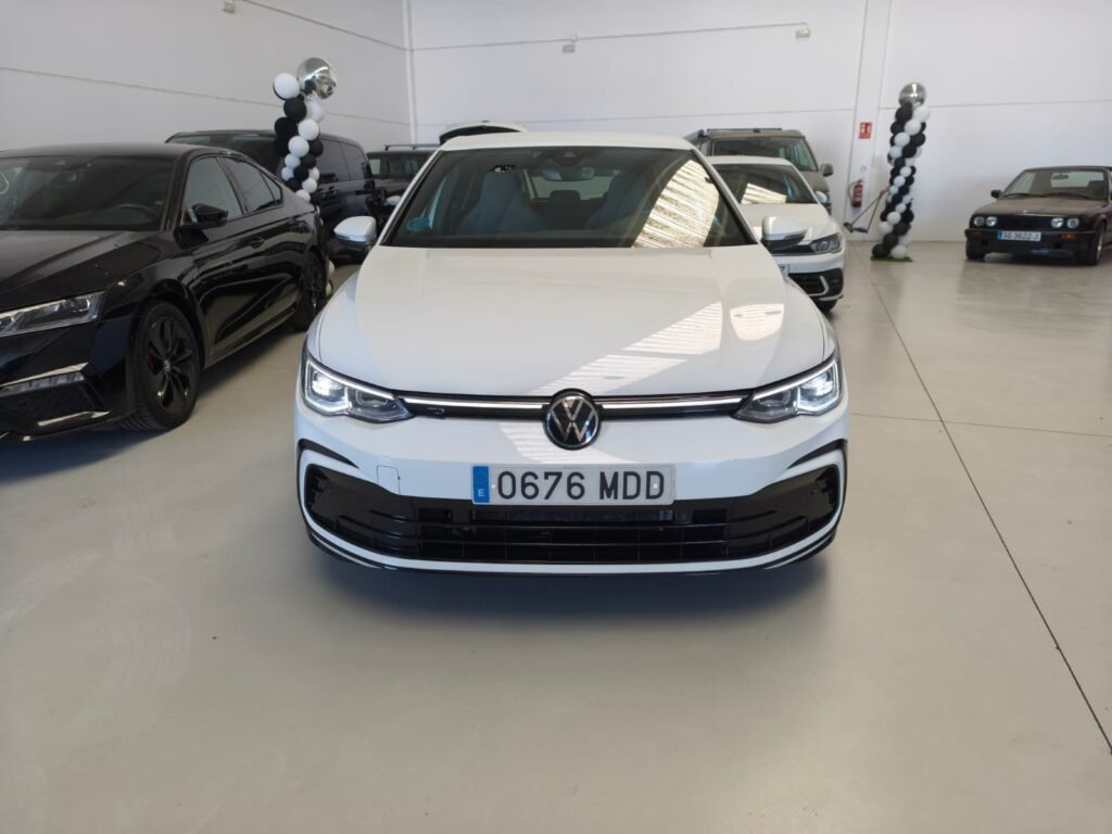 VOLKSWAGEN Golf RLine 1.5 eTSI DSG